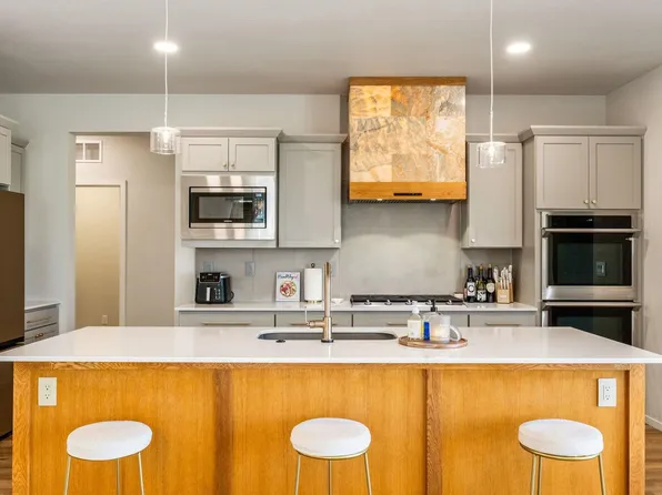 5018 Leopold Ln, Timnath, CO 80547