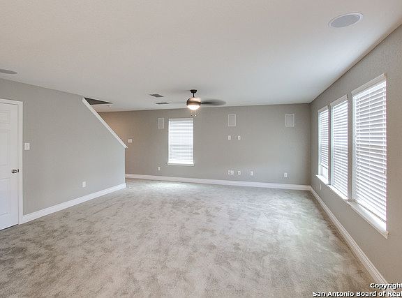 4th image of 242 Pleasanton Cir