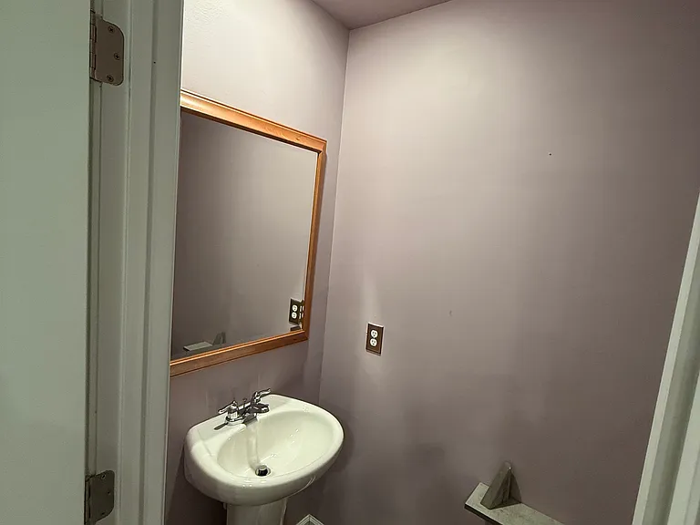 141 Rosefield Ct — Photo 4
