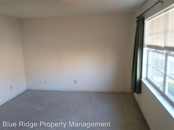 4th image of 129 W Sevier Ave APT 3
