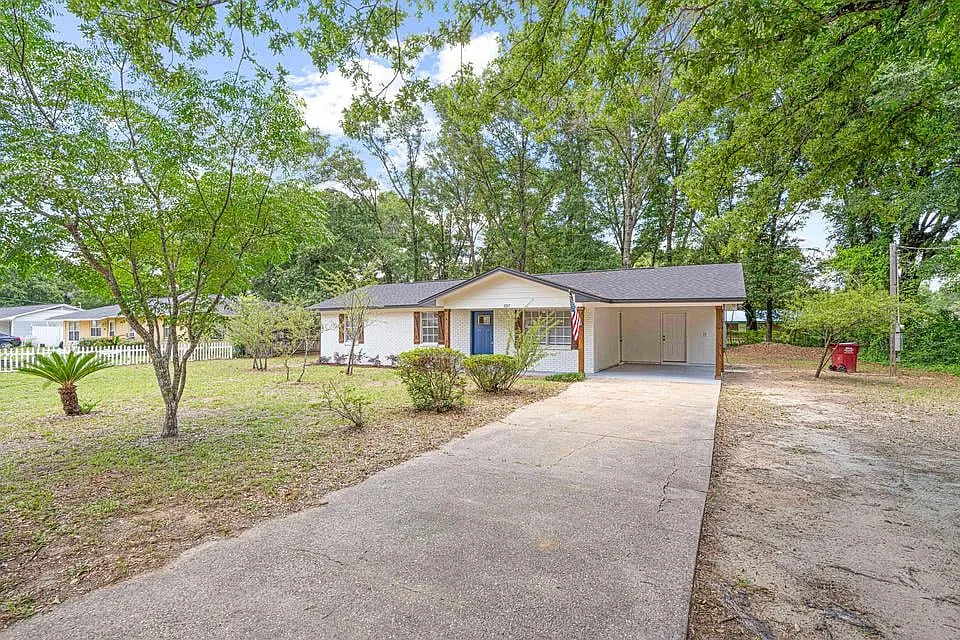 207 Oglesby Ave