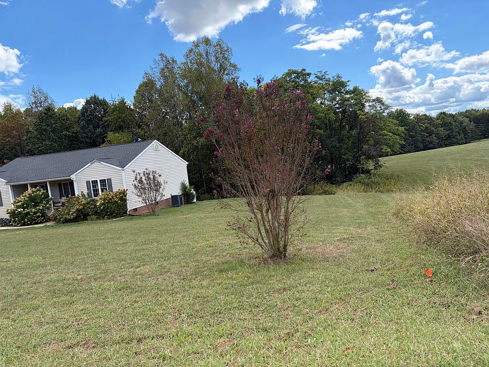 2nd image of 1206 Airport Rd