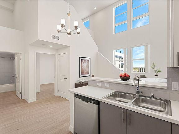 2nd image of 8521 S Sepulveda Blvd APT 517