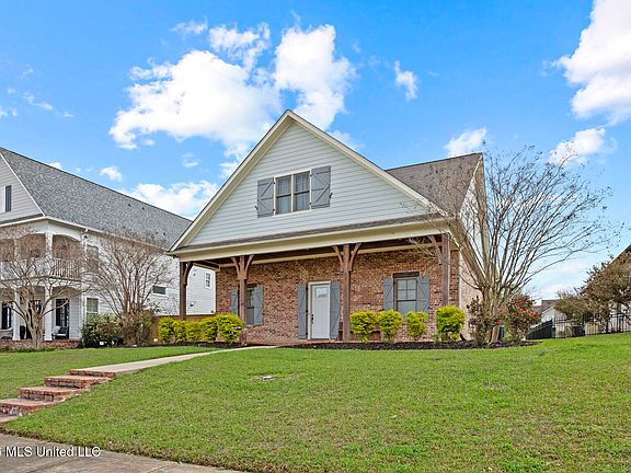 2nd image of 606 Arbor Way