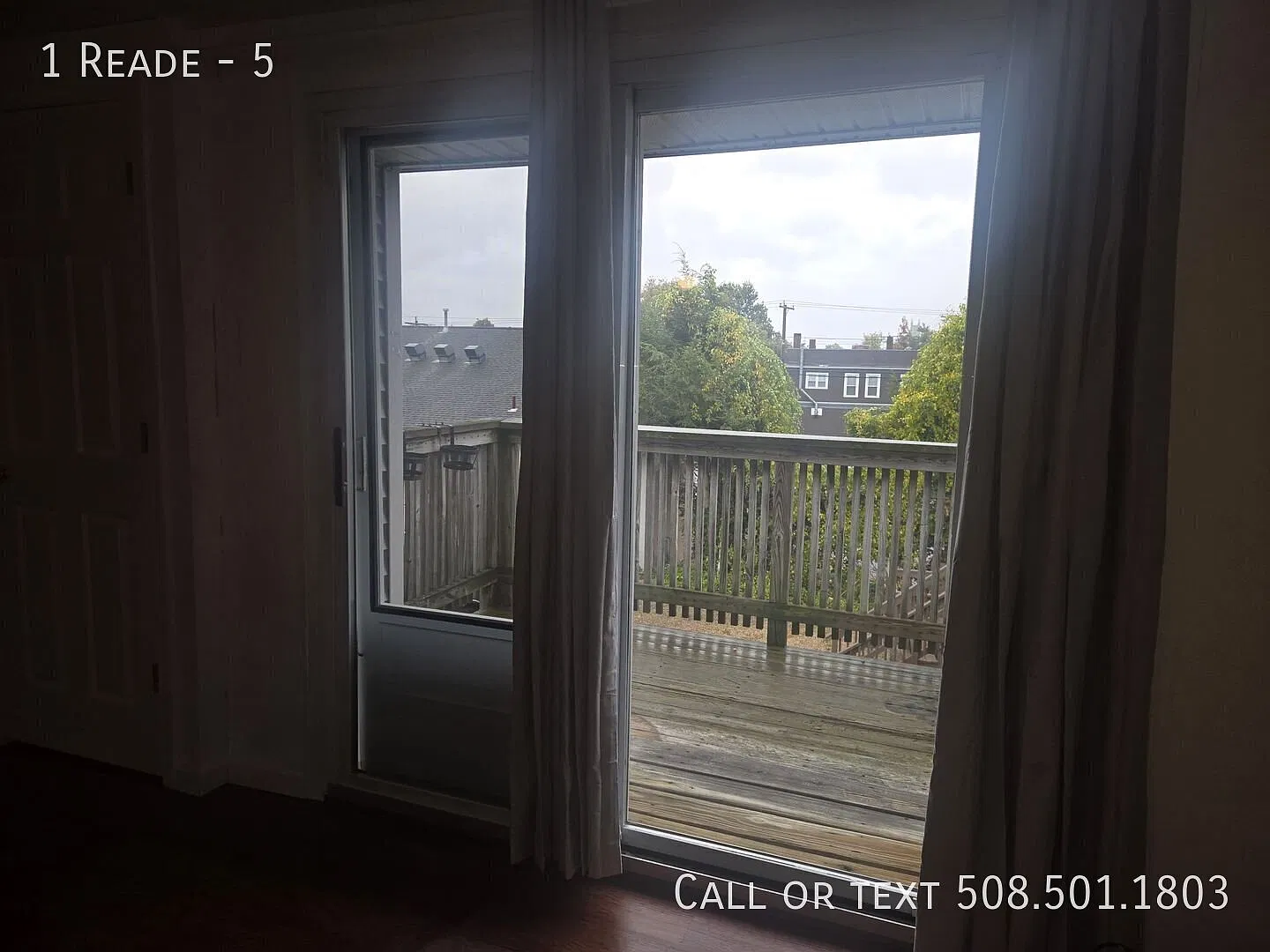 Top-Floor 2-Bedroom Apartment with Deck in Milford — Photo 4