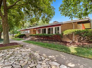 9259 S Hamlin Ave, Evergreen Park, IL 60805