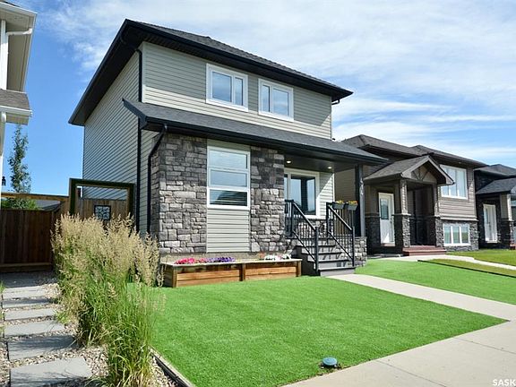 3rd image of 414 Veltkamp CRESCENT