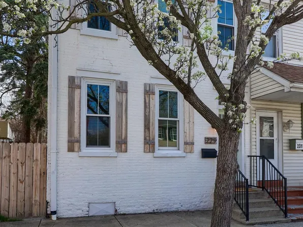 229 S 4th St, Columbia, PA 17512