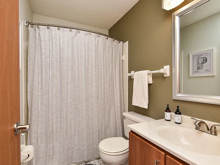 Westwind Apartments — Photo 17