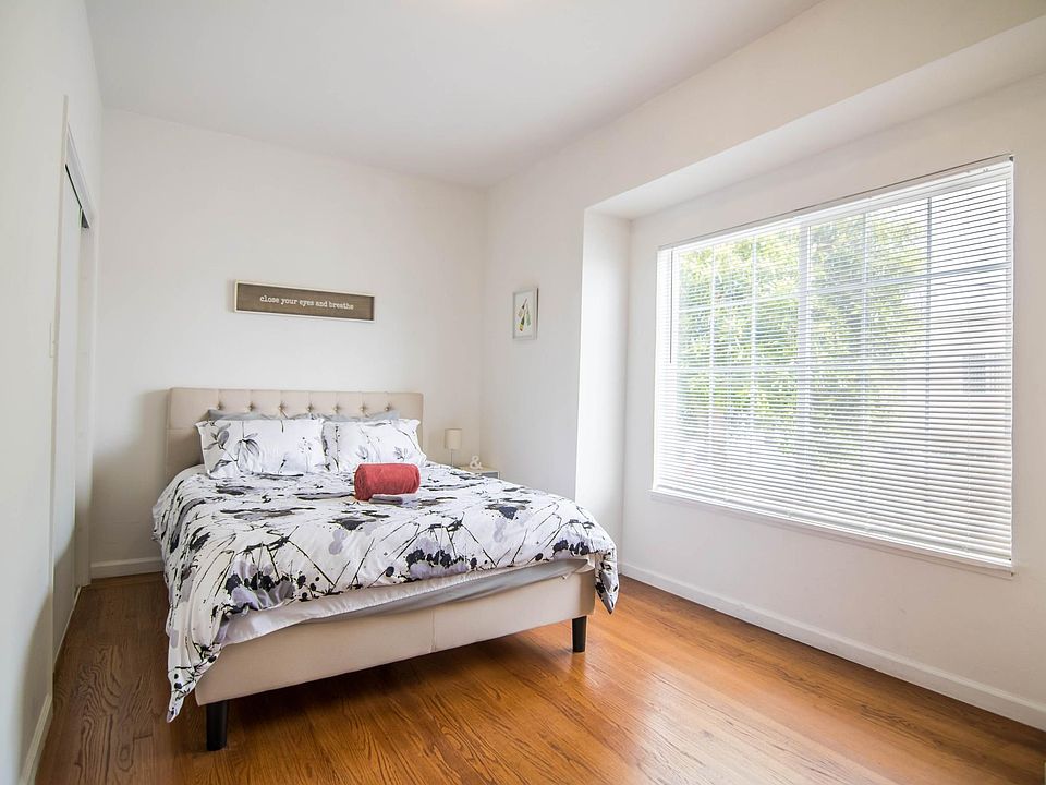 1st image of 29 E Cavour St