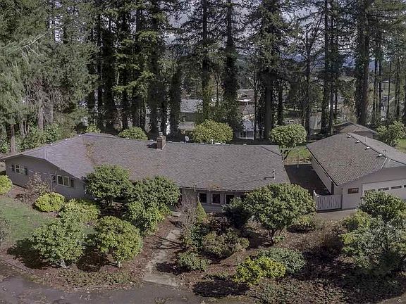 4th image of 680 SW High Ave