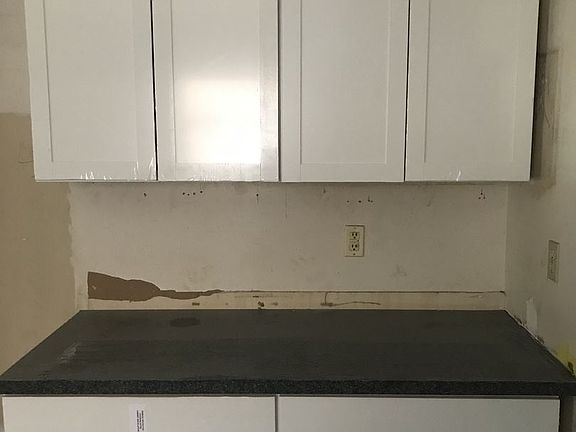 2nd image of 305 Woodland Ave APT B