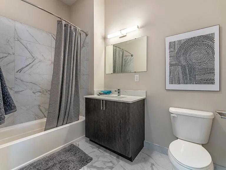 310 Madison Ave #201 — Photo 5