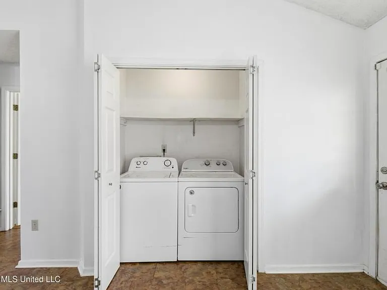 7625 Lilly Dr — Photo 4