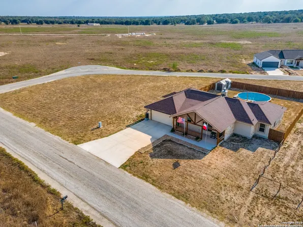 145 TURNBERRY, La Vernia, TX 78121