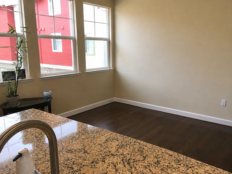 333 Basswood Cmn #9 — Photo 7