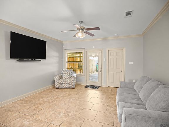 3rd image of 3942 Cypress Hall Dr