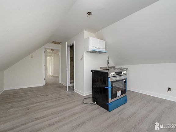 2nd image of 377 Delavan St #3