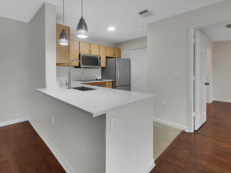 940 Village Trl #8-206 — Photo 1