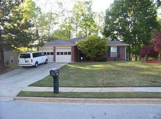 2850 Trotters Pointe Dr, Snellville, GA 30039