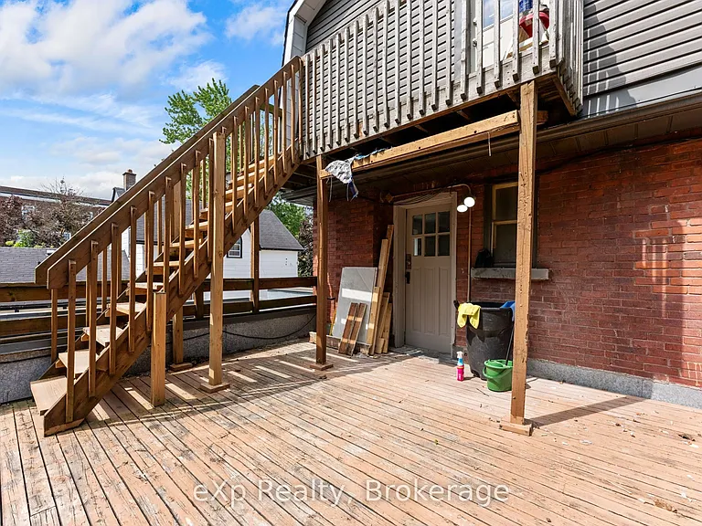 31 Waterloo St S — Photo 21