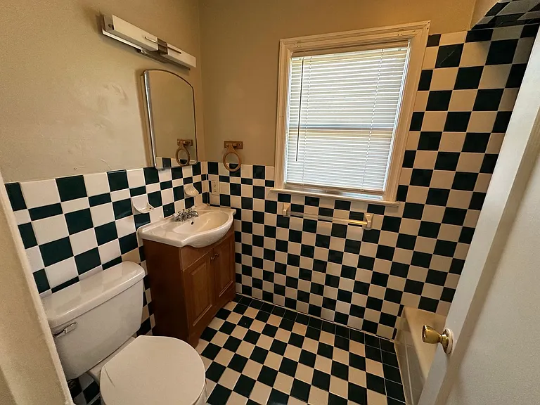 465 Wilson Ave — Photo 10