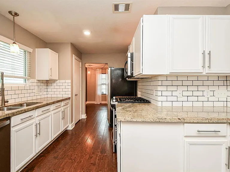 10731 Cobblecreek Way — Photo 2