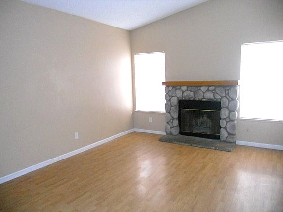 3rd image of 440 Wimbledon Dr