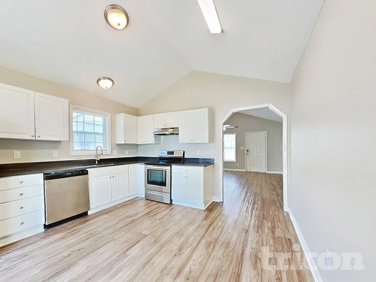 5169 Parkerwood Dr — Photo 5