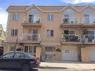 7169 161st St #1FL, Fresh Meadows, NY 11365