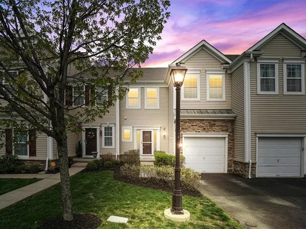 3 Bainbridge Place #202, Newburgh, NY 12550