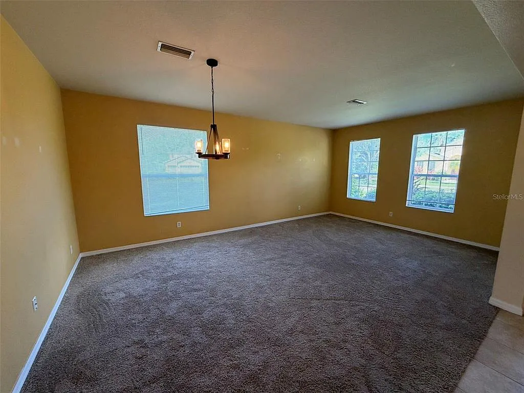 3 bed, 2.0 bath, 2408 sqft, $2,250 — Photo 2