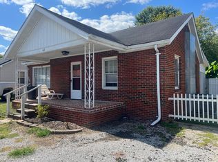 63 S 2nd St, Allen, KY 41601