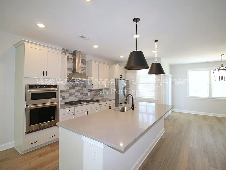 612 Amaranth Dr — Photo 7