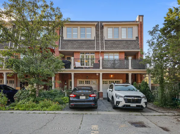 95 Kerr St W #2, Oakville, ON L6K 3A2