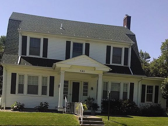 2nd image of 703 E 2nd Ave