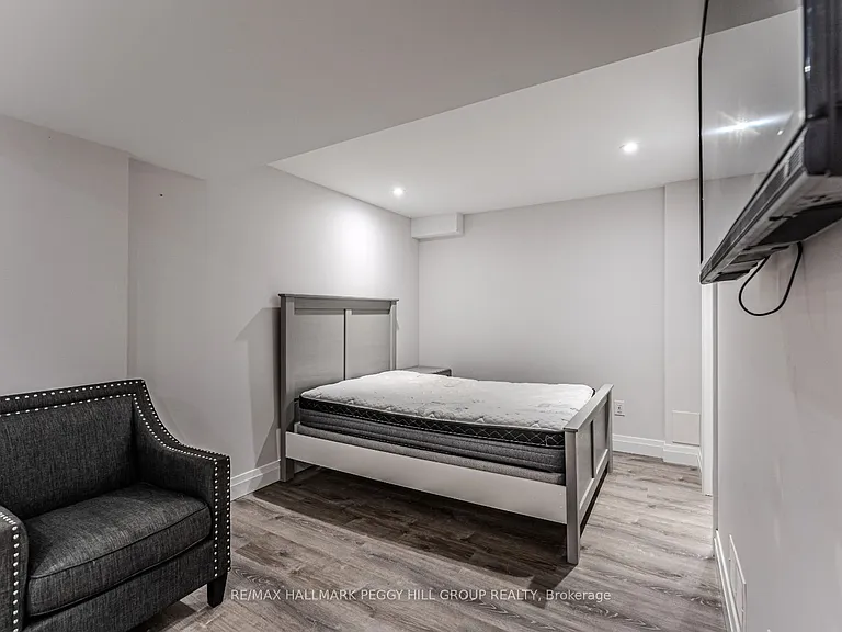 17 Wagner Cres #LOWER — Photo 4