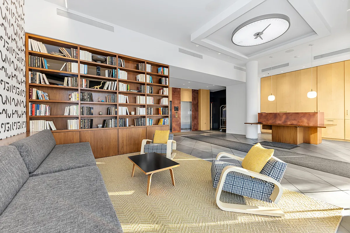 250 East Houston Street — Photo 3