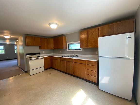 5th image of 682 Huntington St APT 2