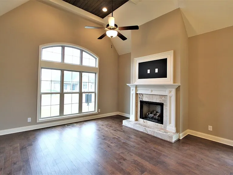 805 Ella Ln — Photo 18