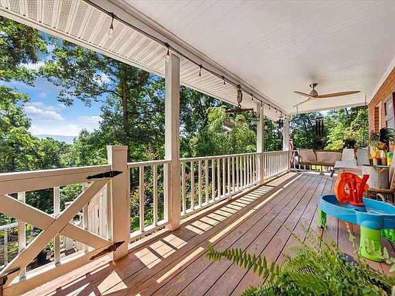 4th image of 849 Dawnridge Ln