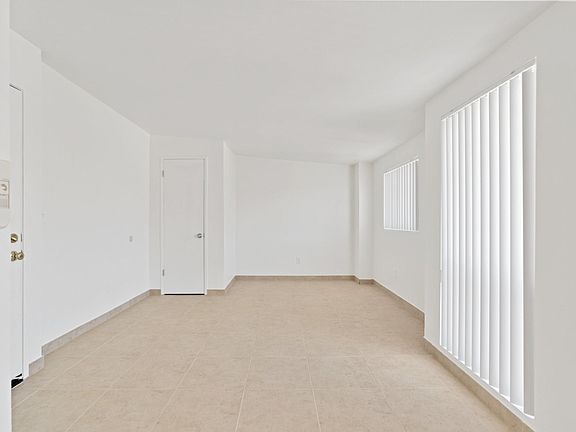 3rd image of 328 E Providencia Ave #205L