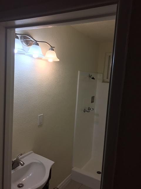 2nd image of 1223 Wilcox Ave