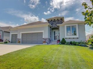 19401 W 201st St, Spring Hill, KS 66083