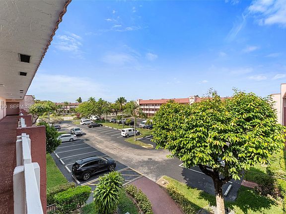 4th image of 9401 Sunrise Lakes Blvd APT 307