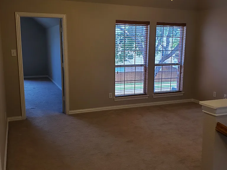 532 Silver Maple Dr — Photo 8