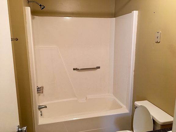 3rd image of 71 Evergreen Ln APT 6