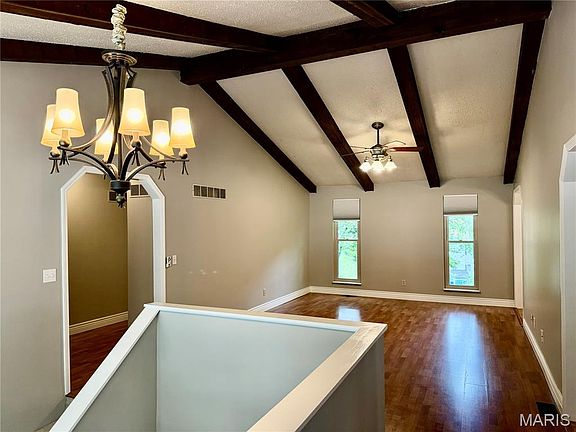 3rd image of 213 Shirewood Dr