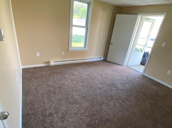 15 Saint Marys Ave, Branchdale, PA