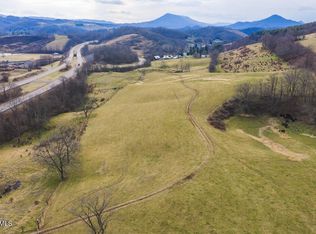 230 Barnes Ln, North Tazewell, VA 24630